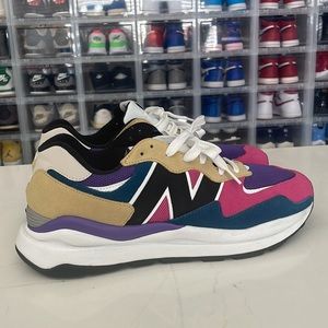 NWOT New Balance 57/40 Varsity Green Team Gold